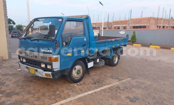 Buy Used Toyota Dyna Blue Car in Chilumba in Karonga Buy Used Toyota Dyna Blue Car in Chilumba in Karonga