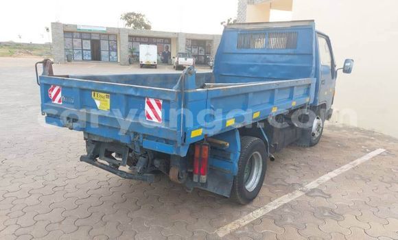 Buy Used Toyota Dyna Blue Car in Chilumba in Karonga Buy Used Toyota Dyna Blue Car in Chilumba in Karonga