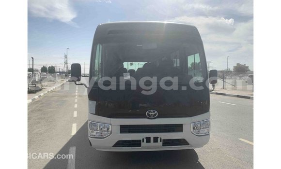 Acheter Import Voiture Toyota Coaster Blanc à Import - Dubai, Malawi Acheter Import Voiture Toyota Coaster Blanc à Import - Dubai, Malawi