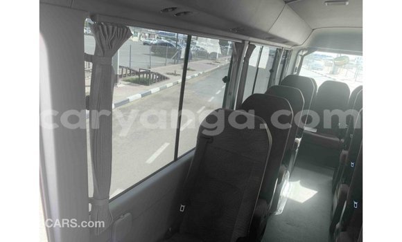 Acheter Import Voiture Toyota Coaster Blanc à Import - Dubai, Malawi Acheter Import Voiture Toyota Coaster Blanc à Import - Dubai, Malawi
