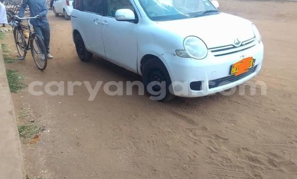 Nunua Ilio tumika Toyota Sienta White Gari ndani ya Dedza nchini Dedza Nunua Ilio tumika Toyota Sienta White Gari ndani ya Dedza nchini Dedza