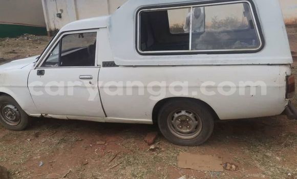 Nunua Ilio tumika Nissan Hardbody White Gari ndani ya Chiradzulu nchini Chiradzulu Nunua Ilio tumika Nissan Hardbody White Gari ndani ya Chiradzulu nchini Chiradzulu
