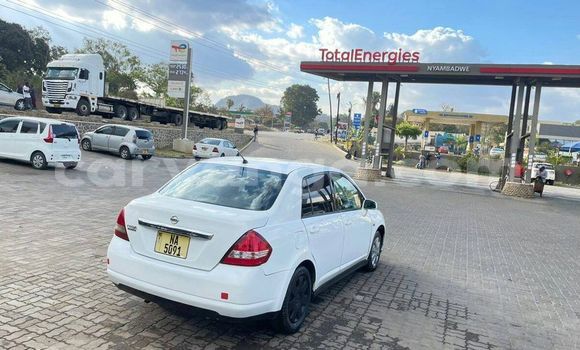 Acheter Occasion Voiture Nissan Tiida Blanc à Chilumba, Karonga Acheter Occasion Voiture Nissan Tiida Blanc à Chilumba, Karonga