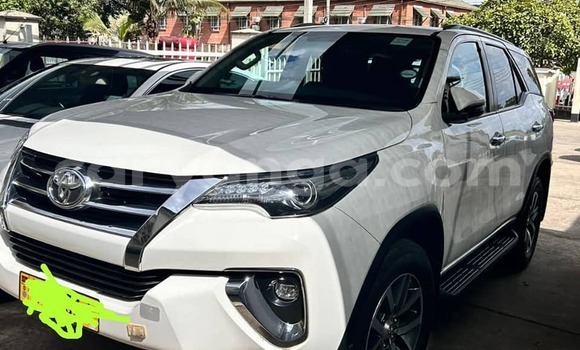 Buy Used Toyota Fortuner White Car in Chitipa in Chitipa Buy Used Toyota Fortuner White Car in Chitipa in Chitipa