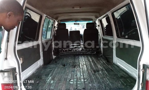 Buy Used Mazda Bongo White Car in Chipoka in Dedza Buy Used Mazda Bongo White Car in Chipoka in Dedza