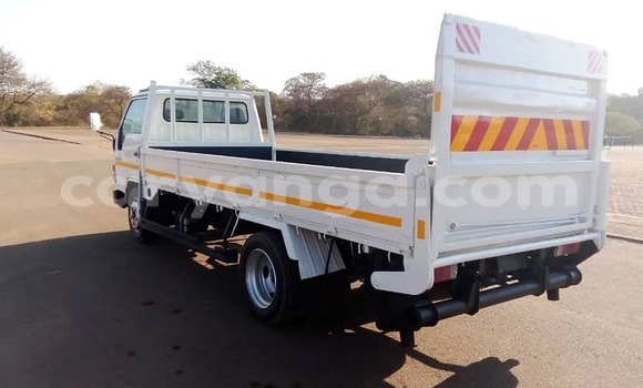 Buy Used Toyota Dyna White Truck in Chipoka in Dedza Buy Used Toyota Dyna White Truck in Chipoka in Dedza