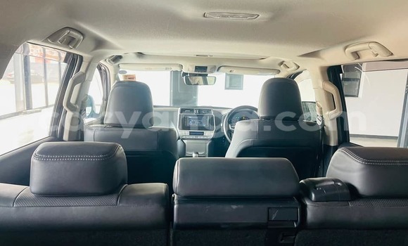 Buy Used Toyota Land Cruiser Black Car in Chilumba in Karonga Buy Used Toyota Land Cruiser Black Car in Chilumba in Karonga