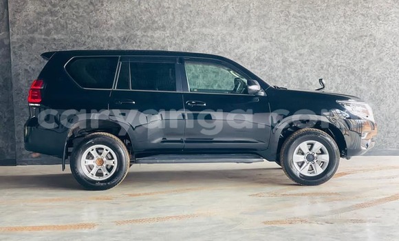Buy Used Toyota Land Cruiser Black Car in Chilumba in Karonga Buy Used Toyota Land Cruiser Black Car in Chilumba in Karonga