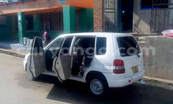 Acheter Occasion Voiture Mazda Demio Blanc à Lilongwe, Malawi Acheter Occasion Voiture Mazda Demio Blanc à Lilongwe, Malawi