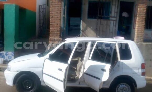 Acheter Occasion Voiture Mazda Demio Blanc à Lilongwe, Malawi Acheter Occasion Voiture Mazda Demio Blanc à Lilongwe, Malawi