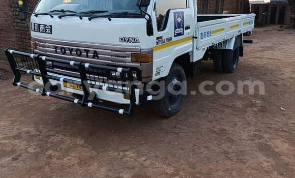 Buy Used Toyota Dyna White Truck in Lilongwe in Malawi Buy Used Toyota Dyna White Truck in Lilongwe in Malawi