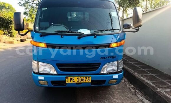 Buy Used Hino Dutro Blue Truck in Chitipa in Chitipa Buy Used Hino Dutro Blue Truck in Chitipa in Chitipa