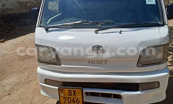 Buy Used Toyota HiAce White Truck in Chilumba in Karonga
