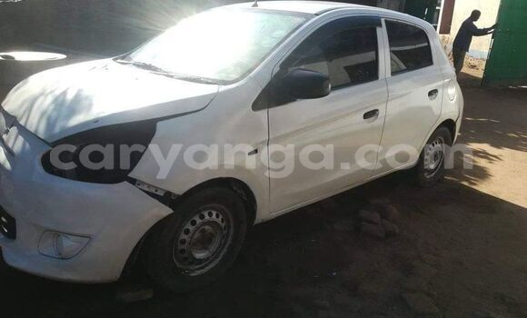 Nunua Ilio tumika Mitsubishi Mirage White Gari ndani ya Chiradzulu nchini Chiradzulu Nunua Ilio tumika Mitsubishi Mirage White Gari ndani ya Chiradzulu nchini Chiradzulu