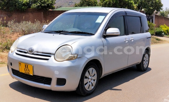 Buy Used Toyota Sienta Silver Car in Blantyre in Malawi Buy Used Toyota Sienta Silver Car in Blantyre in Malawi