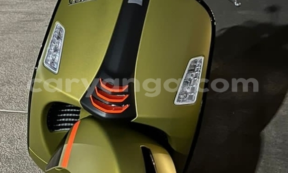 Buy Used Vespa GTS Beige Bike in Blantyre in Malawi