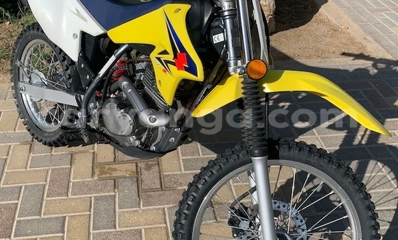 Nunua Ilio tumika Suzuki DR-Z Beige Bike ndani ya Blantyre nchini Malawi Nunua Ilio tumika Suzuki DR-Z Beige Bike ndani ya Blantyre nchini Malawi