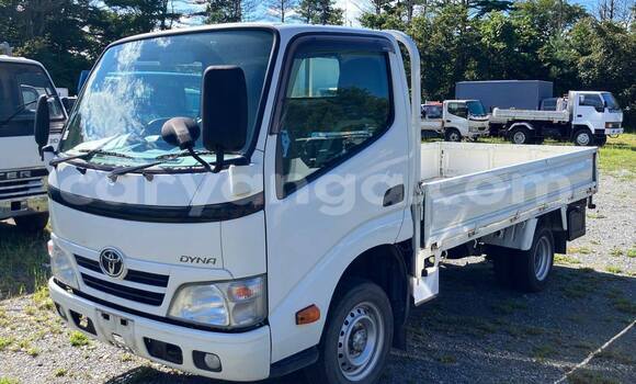 Nunua Ilio tumika Toyota Dyna White Gari ndani ya Chilumba nchini Karonga Nunua Ilio tumika Toyota Dyna White Gari ndani ya Chilumba nchini Karonga