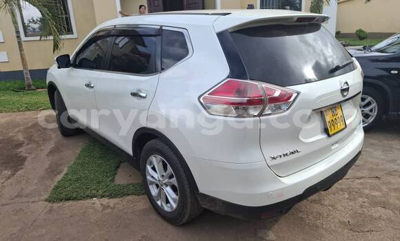 Buy Used Nissan X–Trail White Car in Lilongwe in Malawi Buy Used Nissan X–Trail White Car in Lilongwe in Malawi