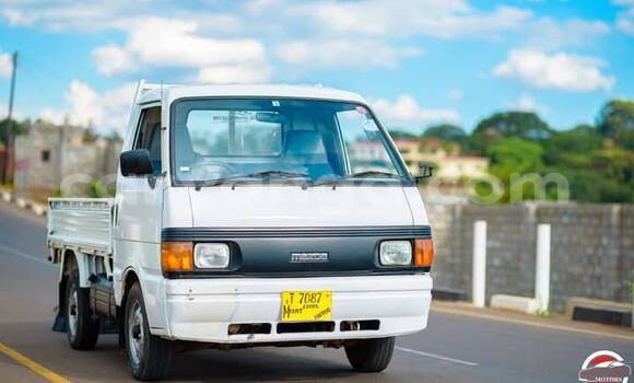 Buy Used Mazda Bongo White Car in Chiradzulu in Chiradzulu Buy Used Mazda Bongo White Car in Chiradzulu in Chiradzulu
