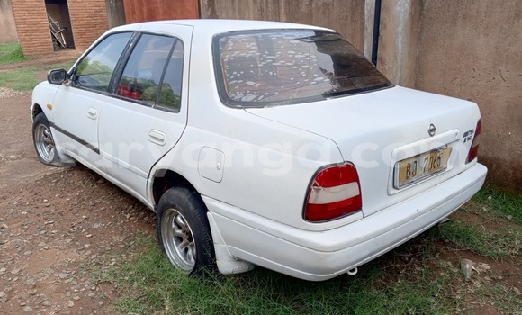 Buy Used Nissan Sunny White Car in Chitipa in Chitipa Buy Used Nissan Sunny White Car in Chitipa in Chitipa