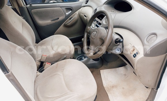 Buy Used Toyota Platz White Car in Chilumba in Karonga Buy Used Toyota Platz White Car in Chilumba in Karonga