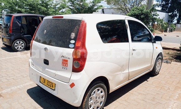 Buy Used Daihatsu Mira White Car in Chiradzulu in Chiradzulu Buy Used Daihatsu Mira White Car in Chiradzulu in Chiradzulu