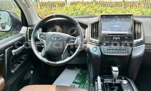 Buy Used Toyota Land Cruiser White Car in Chiradzulu in Chiradzulu Buy Used Toyota Land Cruiser White Car in Chiradzulu in Chiradzulu