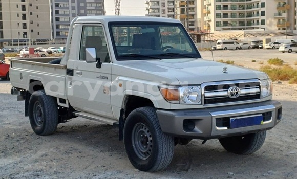 Buy Used Toyota Land Cruiser White Car in Lilongwe in Malawi Buy Used Toyota Land Cruiser White Car in Lilongwe in Malawi