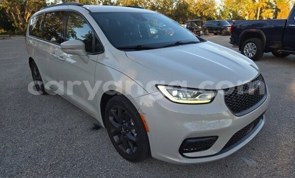 Buy Used Chrysler Pacifica White Car in Lilongwe in Malawi Buy Used Chrysler Pacifica White Car in Lilongwe in Malawi