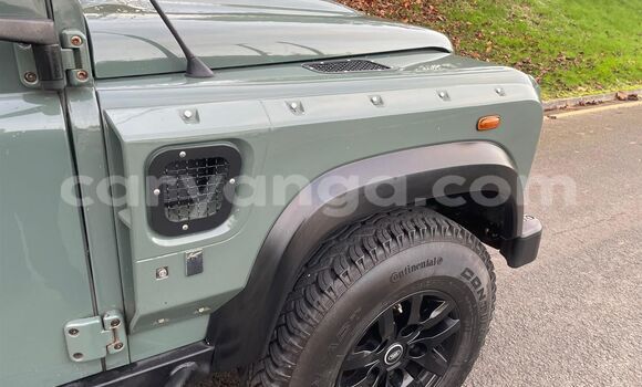 Buy Used Land Rover Defender Green Car in Lilongwe in Malawi Buy Used Land Rover Defender Green Car in Lilongwe in Malawi