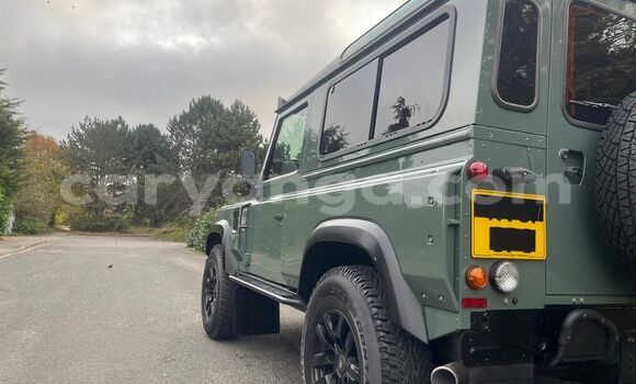 Buy Used Land Rover Defender Green Car in Lilongwe in Malawi Buy Used Land Rover Defender Green Car in Lilongwe in Malawi