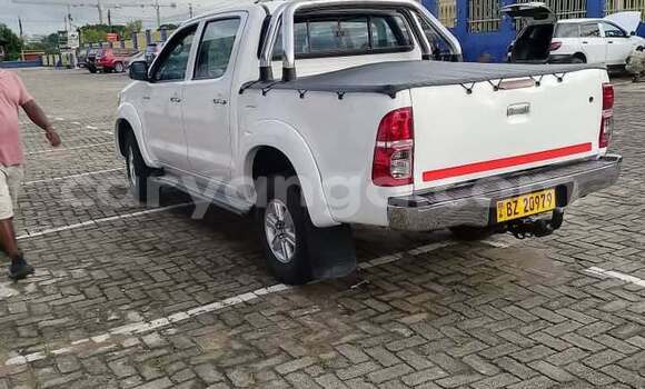 Buy Used Toyota Hilux White Car in Lilongwe in Malawi Buy Used Toyota Hilux White Car in Lilongwe in Malawi