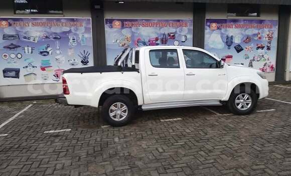 Buy Used Toyota Hilux White Car in Lilongwe in Malawi Buy Used Toyota Hilux White Car in Lilongwe in Malawi