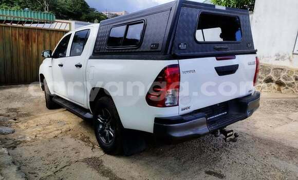 Buy Used Toyota Hilux White Car in Lilongwe in Malawi Buy Used Toyota Hilux White Car in Lilongwe in Malawi