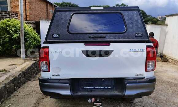 Buy Used Toyota Hilux White Car in Lilongwe in Malawi Buy Used Toyota Hilux White Car in Lilongwe in Malawi