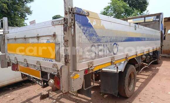 Buy Used Hino 300 Series Blue Truck in Lilongwe in Malawi Buy Used Hino 300 Series Blue Truck in Lilongwe in Malawi