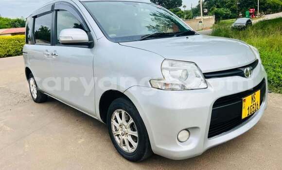 Acheter Occasion Voiture Toyota Sienta Autre à Lilongwe, Malawi Acheter Occasion Voiture Toyota Sienta Autre à Lilongwe, Malawi
