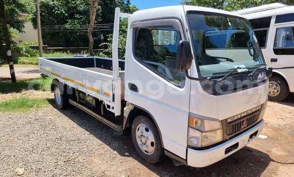 Buy Used Mitsubishi L400 White Truck in Blantyre in Malawi