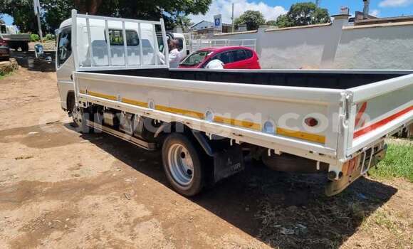 Buy Used Mitsubishi L400 White Truck in Blantyre in Malawi Buy Used Mitsubishi L400 White Truck in Blantyre in Malawi
