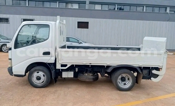 Buy New Toyota TownAce White Car in Lilongwe in Malawi