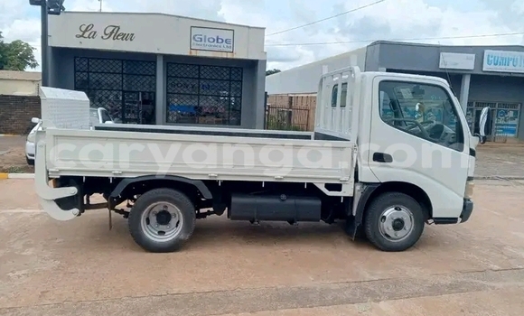 Buy New Toyota TownAce White Car in Lilongwe in Malawi Buy New Toyota TownAce White Car in Lilongwe in Malawi