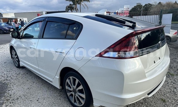 Buy Used Honda Insight White Car in Lilongwe in Malawi Buy Used Honda Insight White Car in Lilongwe in Malawi