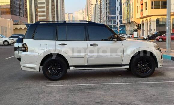 Buy Used Mitsubishi Pajero White Car in Lilongwe in Malawi Buy Used Mitsubishi Pajero White Car in Lilongwe in Malawi