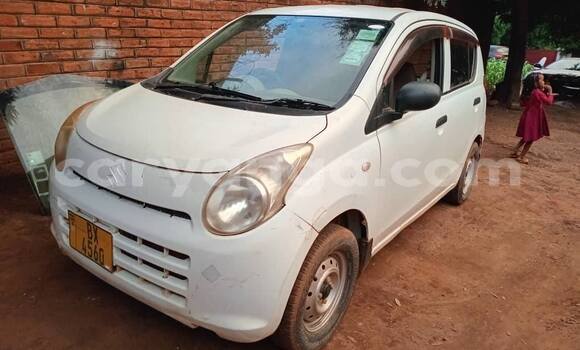 Buy Used Toyota Vitz White Car in Lilongwe in Malawi Buy Used Toyota Vitz White Car in Lilongwe in Malawi