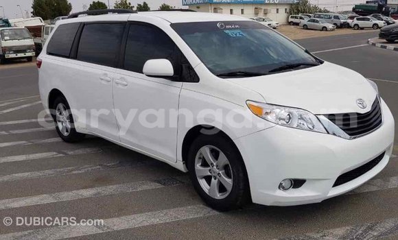 Buy Import Toyota Sienna White Car in Import - Dubai in Malawi Buy Import Toyota Sienna White Car in Import - Dubai in Malawi