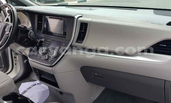 Buy Import Toyota Sienna White Car in Import - Dubai in Malawi Buy Import Toyota Sienna White Car in Import - Dubai in Malawi