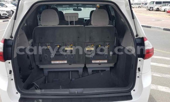 Buy Import Toyota Sienna White Car in Import - Dubai in Malawi Buy Import Toyota Sienna White Car in Import - Dubai in Malawi