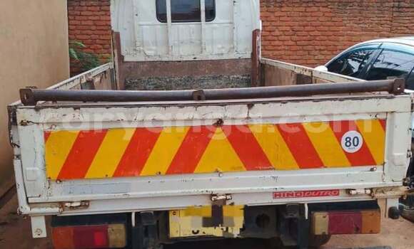 Buy Used Hino Dutro White Truck in Lilongwe in Malawi Buy Used Hino Dutro White Truck in Lilongwe in Malawi