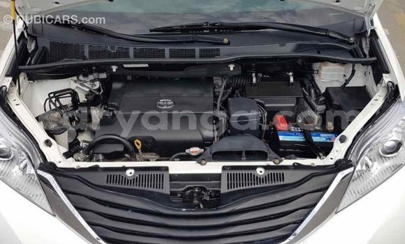 Buy Import Toyota Sienna White Car in Import - Dubai in Malawi Buy Import Toyota Sienna White Car in Import - Dubai in Malawi